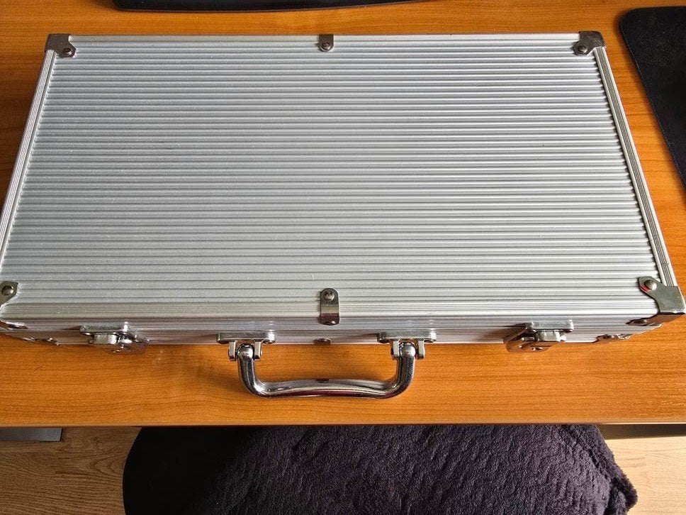 Pokerset in aluminium koffer - Compleet, Drie of vier spelers, Ophalen of Verzenden, Zo goed als nieuw