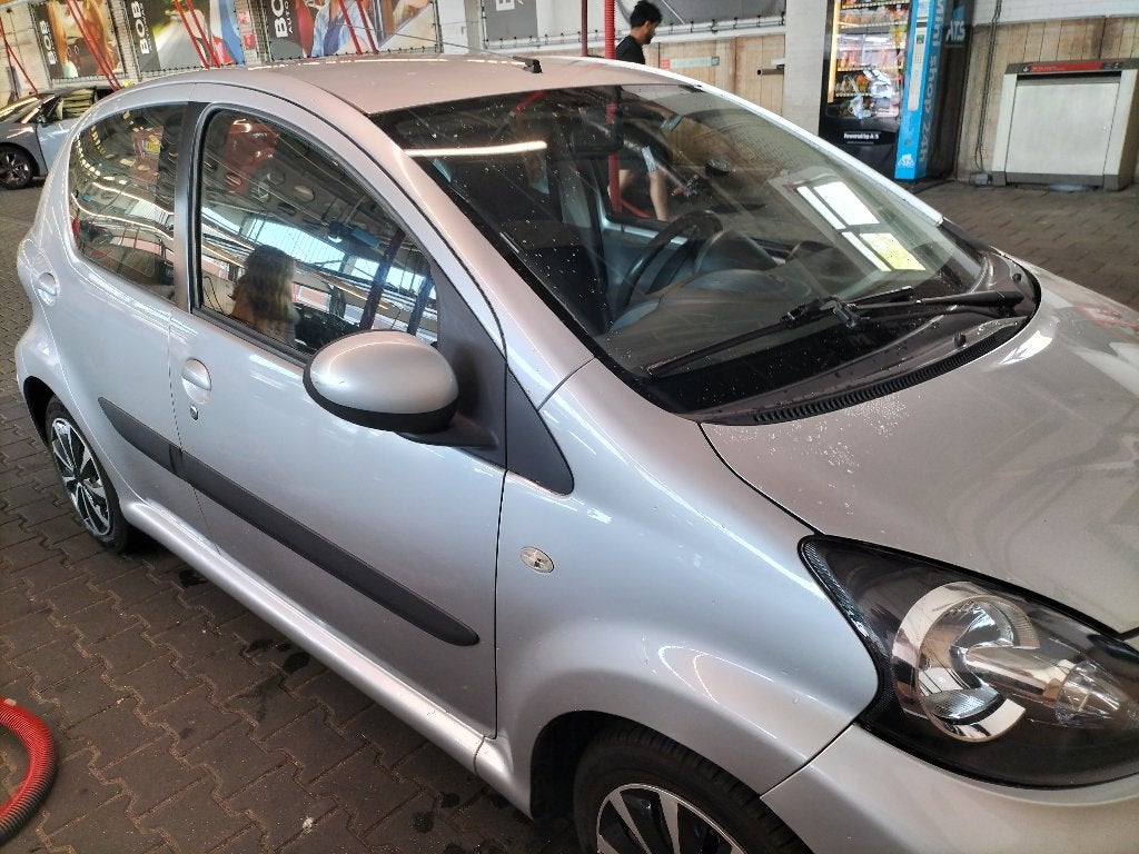 Toyota Aygo 202000 Km prijs verlaagd (Wordt nog mee gereden), Voorwielaandrijving, Stof, Zwart, 68 pk