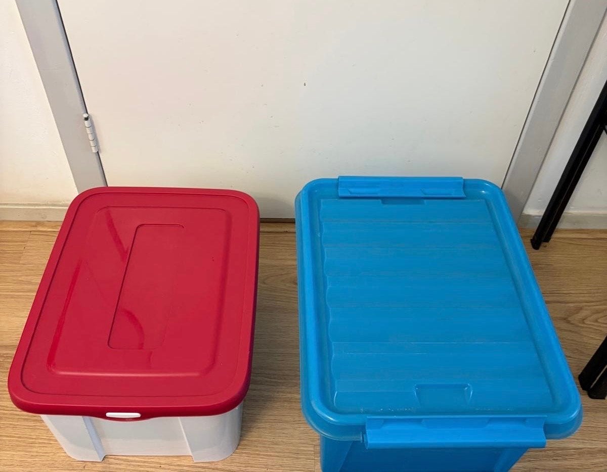 2 Opbergdozen met deksel - Rood en Blauw, Doe-het-zelf en Verbouw, Minder dan 35 cm, Minder dan 50 cm, Ophalen of Verzenden, Minder dan 40 cm