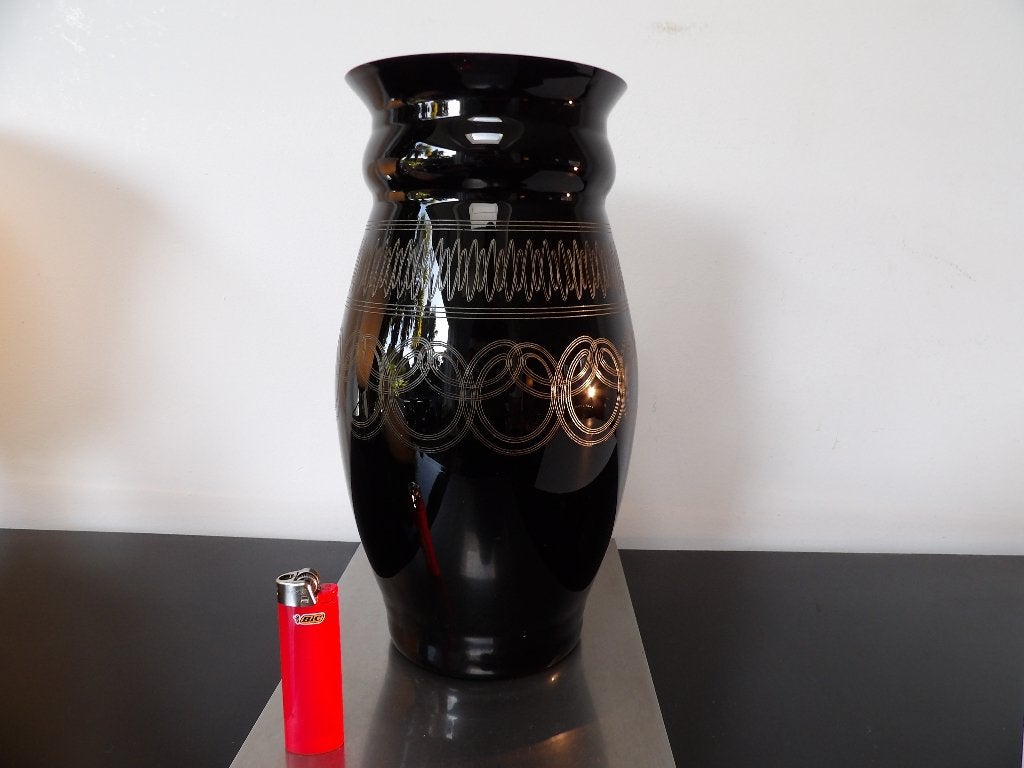Art Deco grote Doyen Vaas Incrusta, zwart opaline glas