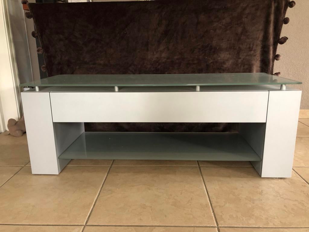 Moderne TV-meubel met glazen blad en opbergruimte, Ophalen, Gebruikt, 100 tot 150 cm, Glas