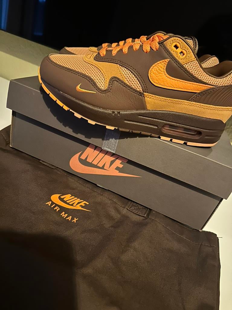 Air max 1 kingsday 38, Bruin, Nieuw, Ophalen of Verzenden, Sneakers of Gympen