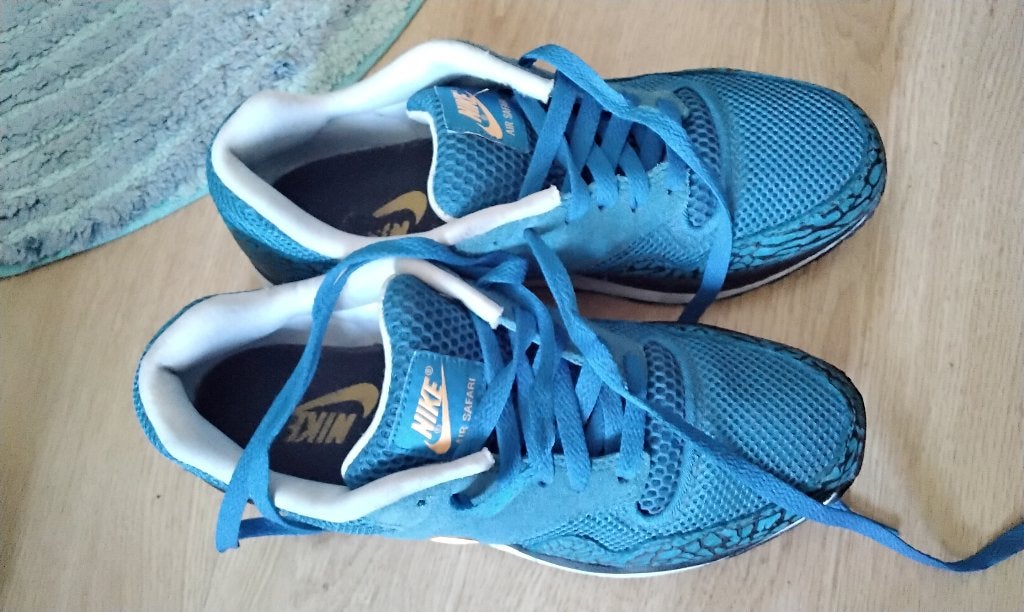 Nike Air Safari Atomic Mango Blauw 40 ZELDZAME SCHOENEN, Kleding | Dames, Zwart, Ophalen of Verzenden, Sneakers of Gympen, Zo goed als nieuw