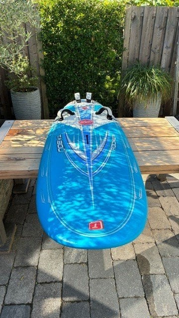 Foto 2 van VAARKLAAR: Tabou Rocket 125L met 3 Zeilen - 2 Masten - Giek