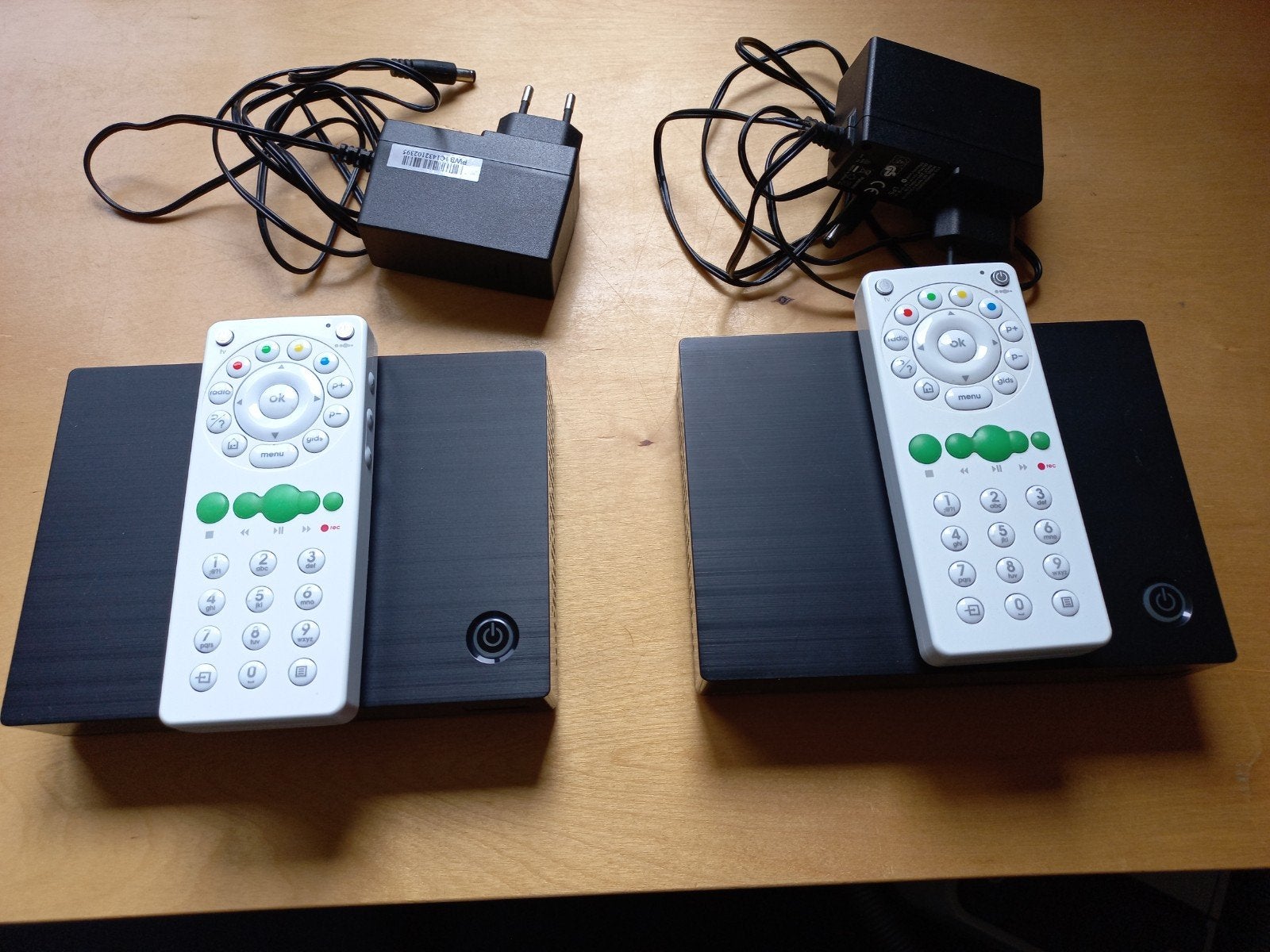 2 KPN Arcadyan HMB 2260 V2 tv ontvangers, Audio, Tv en Foto, Ophalen of Verzenden