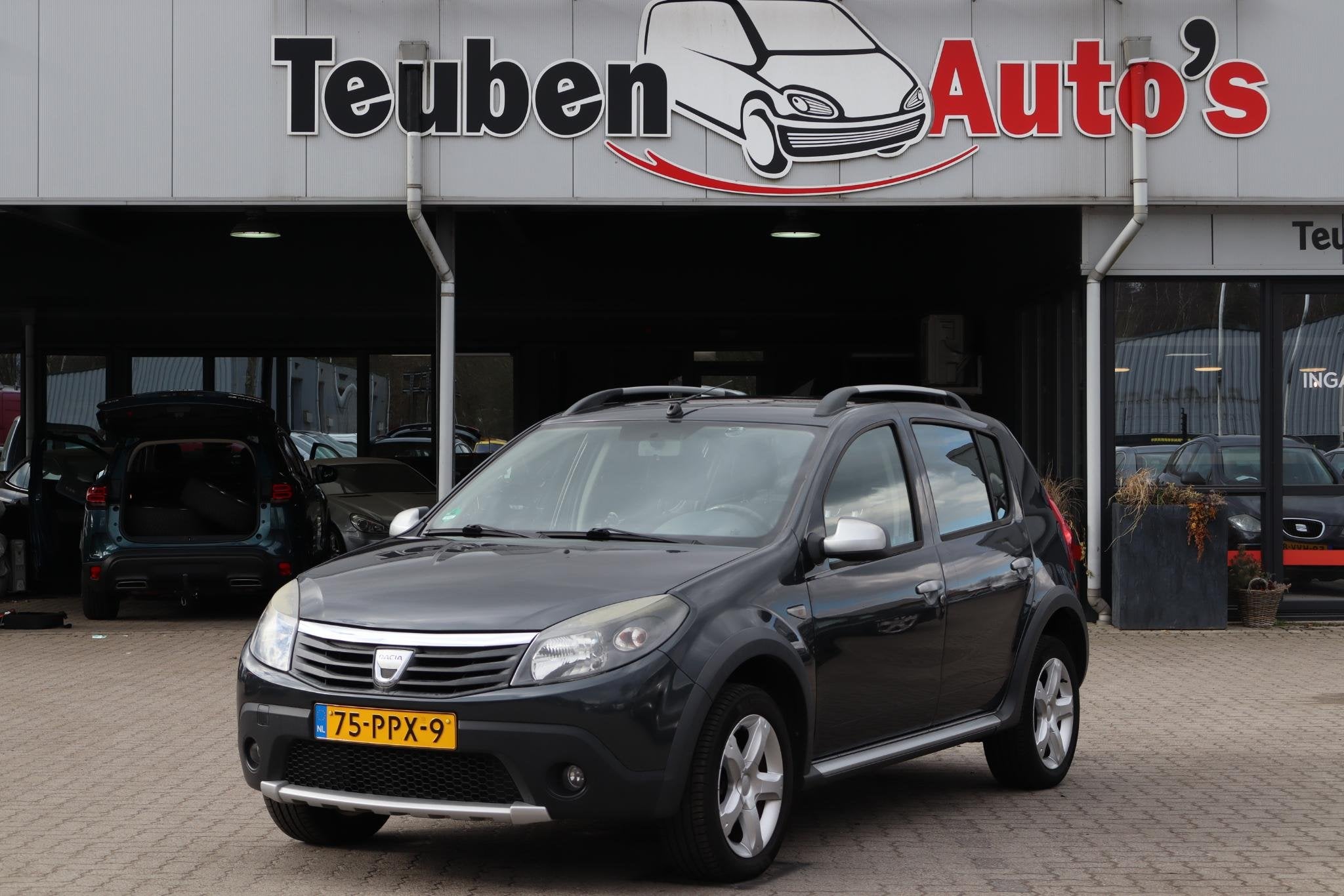 Dacia Sandero 1.6 Stepway Airco, Elektrische ramen, Trekhaak, Auto's, Dacia, Bedrijf, Te koop, Sandero Stepway, ABS, Airbags, Airconditioning