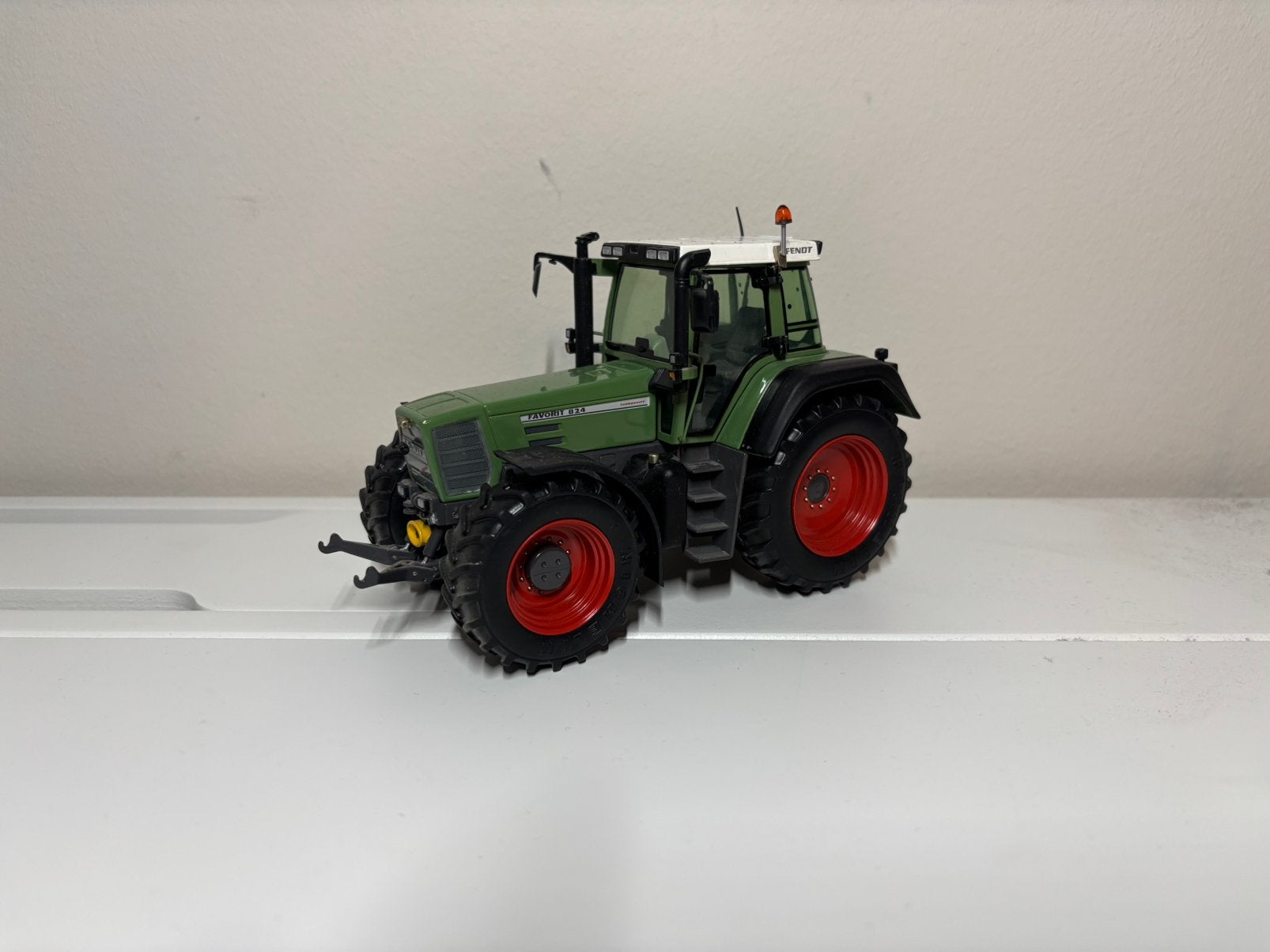 Fendt 824 1:32, Ophalen, Zo goed als nieuw, Tractor of Landbouw, Overige merken