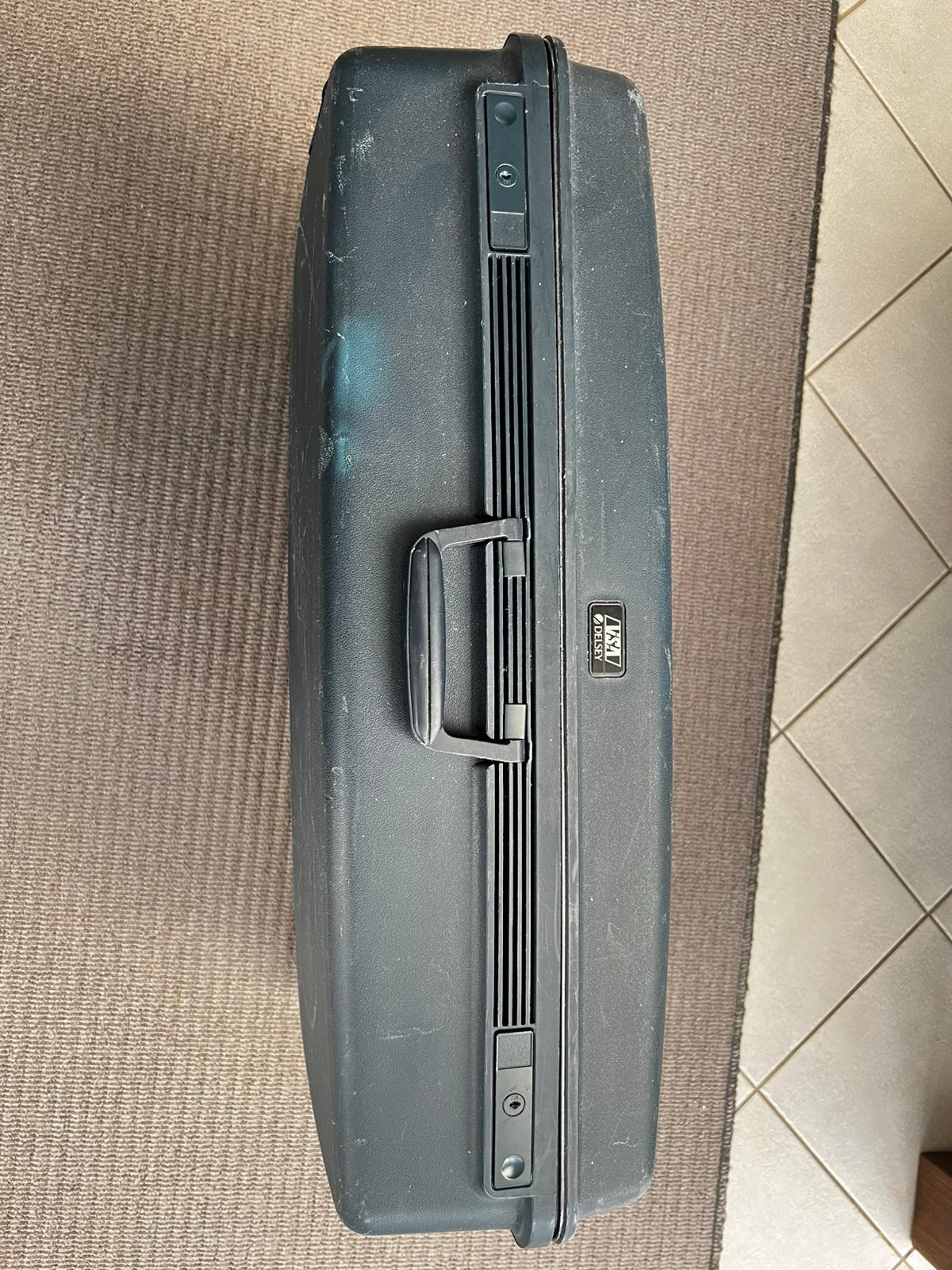 Delsey Visa koffer, Gebruikt, Hard kunststof, 70 cm of meer, Wieltjes