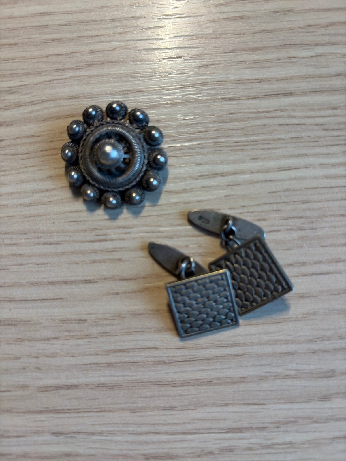 Vintage zilveren manchetknopen en broche set, Ophalen of Verzenden, Gebruikt, Minder dan 4 cm, Zilver