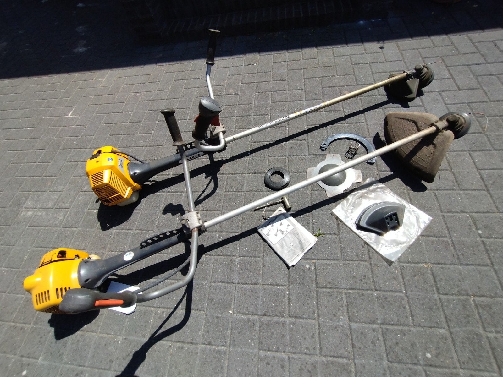 2 maal Stiga bosmaaiers, Tuin en Terras, Bosmaaiers, Ophalen, Gebruikt, Benzine, Stiga