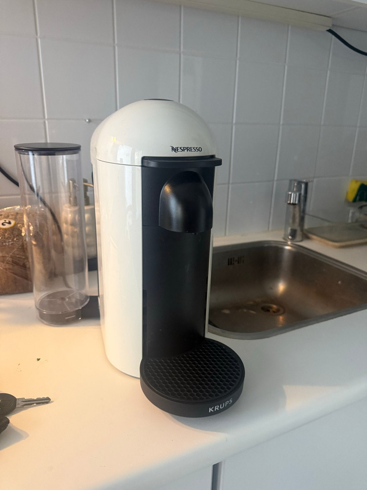 Nespresso Krups Vertuo Pop XN9205 Koffiemachine Wit, Koffiemachine, Ophalen of Verzenden, Zo goed als nieuw, 1 kopje