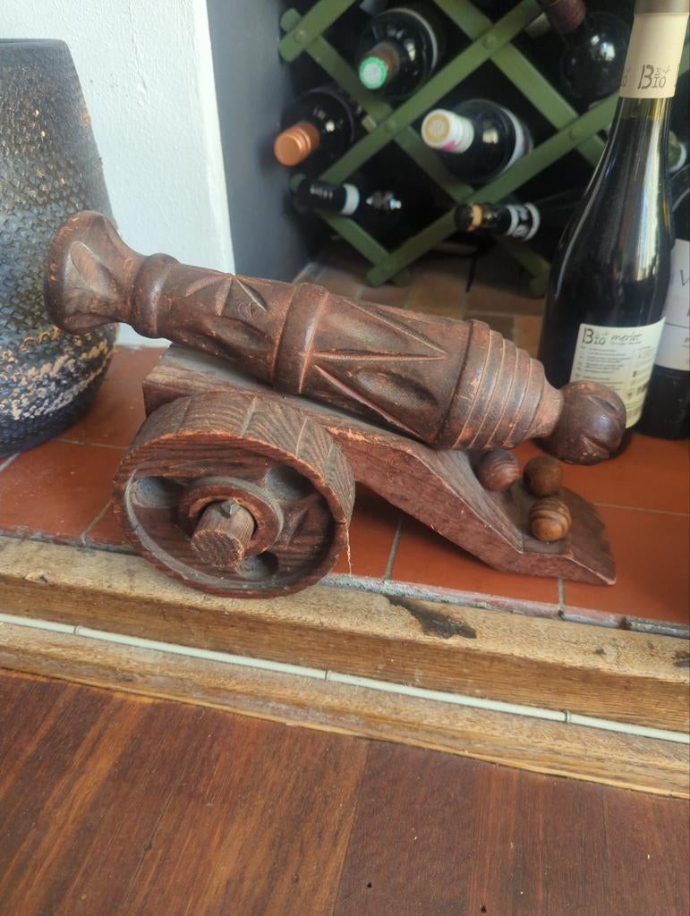 Decoratief houten kanon met wielen, Ophalen