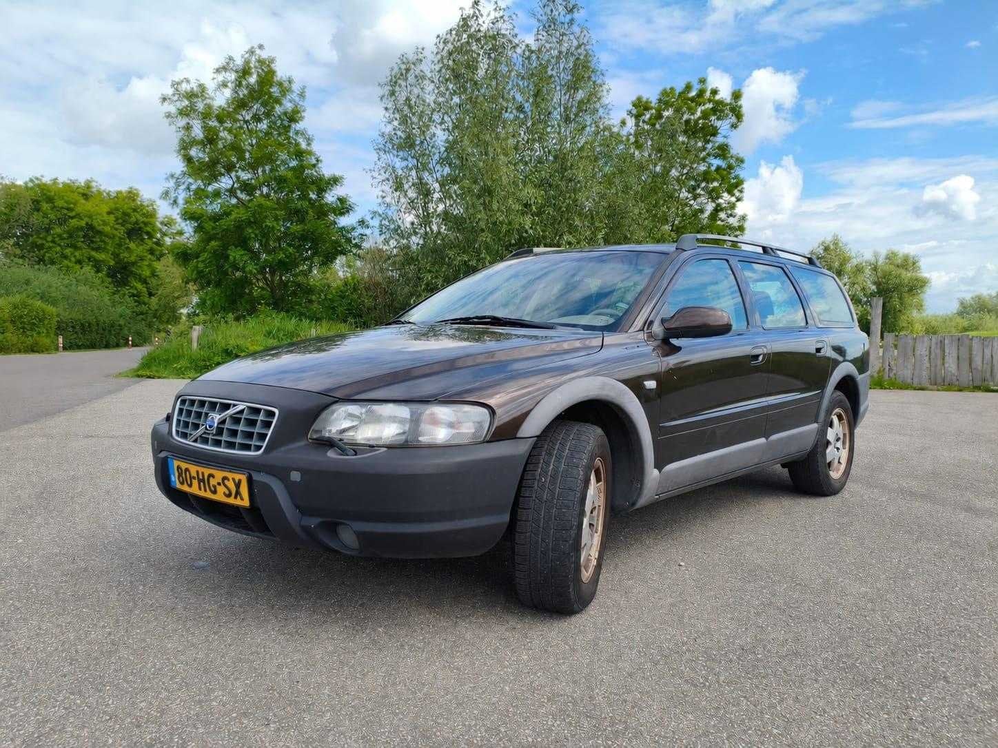 Volvo V70 Cross Country 2.4 T Ocean Race, 80-HG-SX, Automaat, Bruin, 1657 kg, 2435 cc