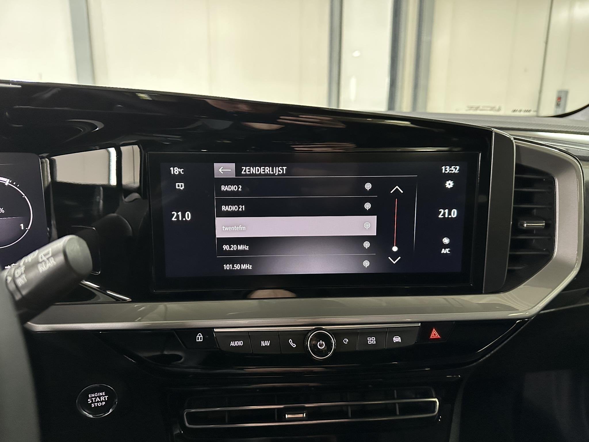 Opel Mokka Electric Long Range Ultimate 54 kWh | Matrix Led, Auto's, Gebruikt, 156 pk, Mokka-e, Alcantara
