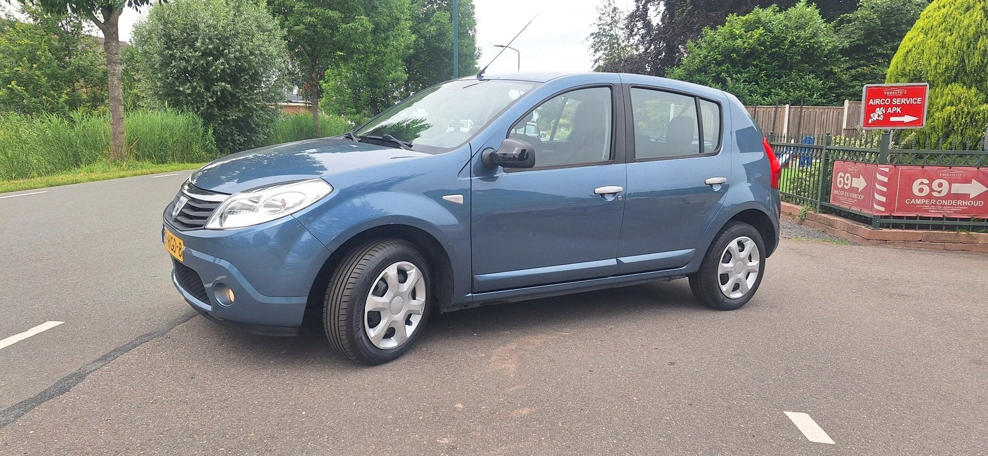 Dacia Sandero 1.6 Lauréate, Voorwielaandrijving, 1011 kg, 4 cilinders, Blauw
