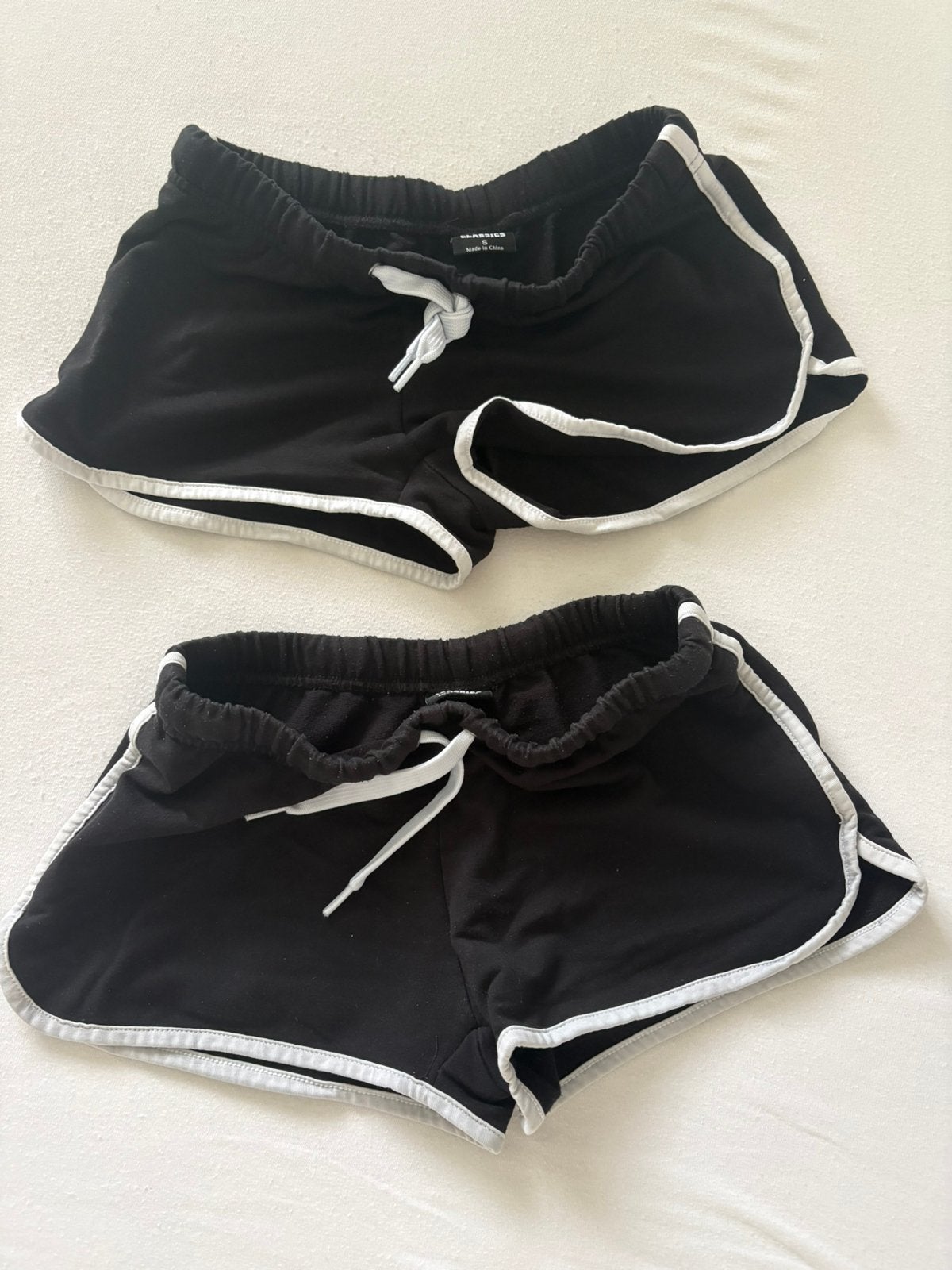 Shorts Urban Classics 2x maat S NIEUWSTAAT, Zwart, Overige typen, Ophalen of Verzenden, Zo goed als nieuw