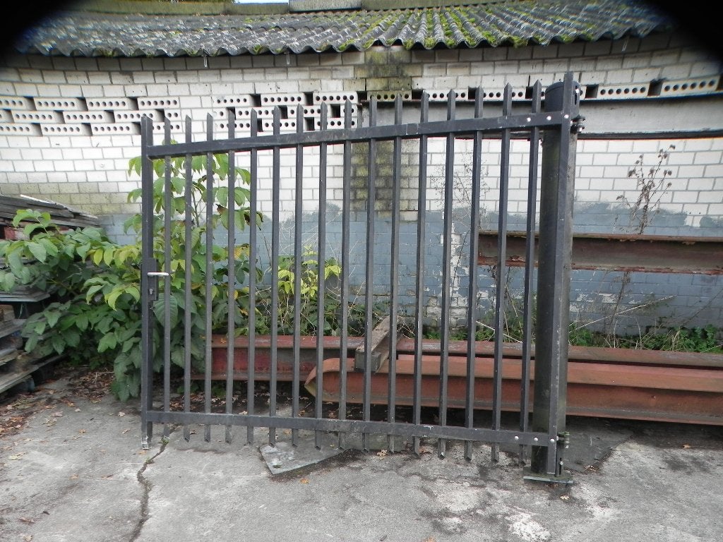 poort Heras met paal, Ophalen, Gebruikt, 200 cm of meer, IJzer