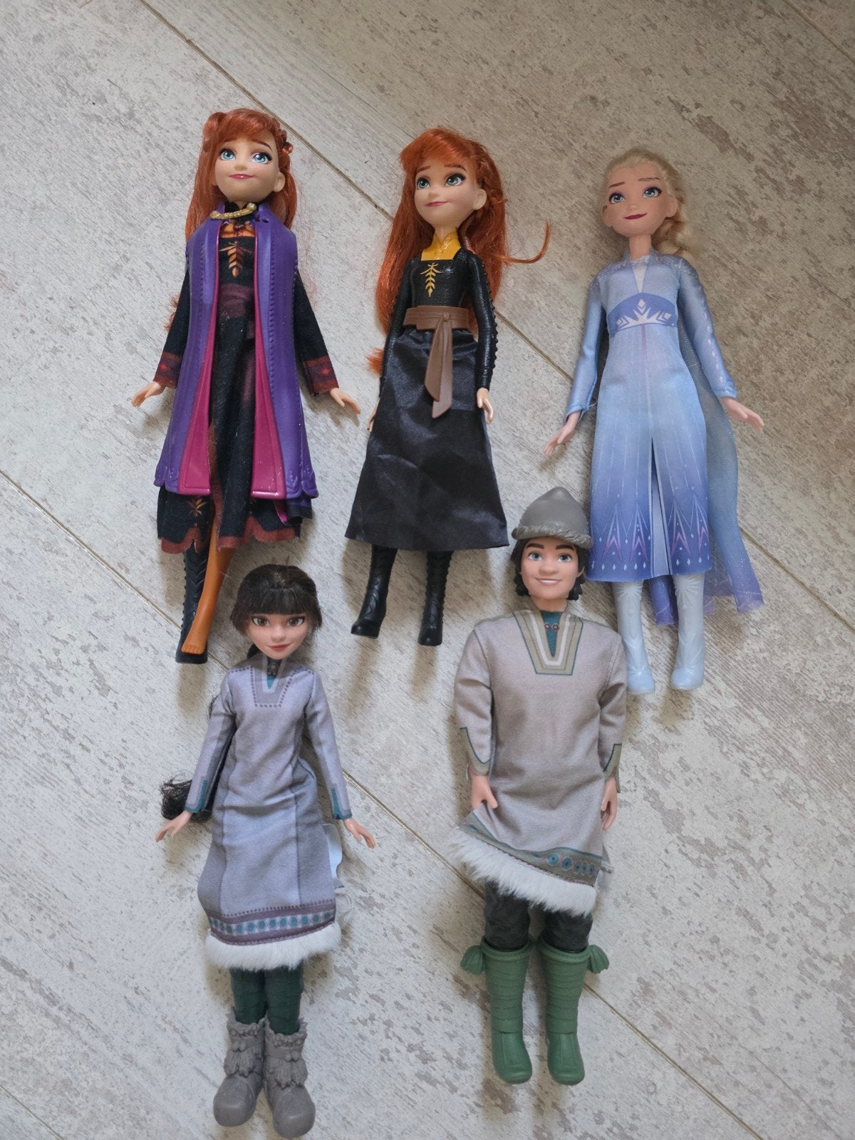 Disney Frozen poppenset - Anna, Elsa, Kristoff, Honeymaren,, Ophalen of Verzenden, Zo goed als nieuw, Overige typen