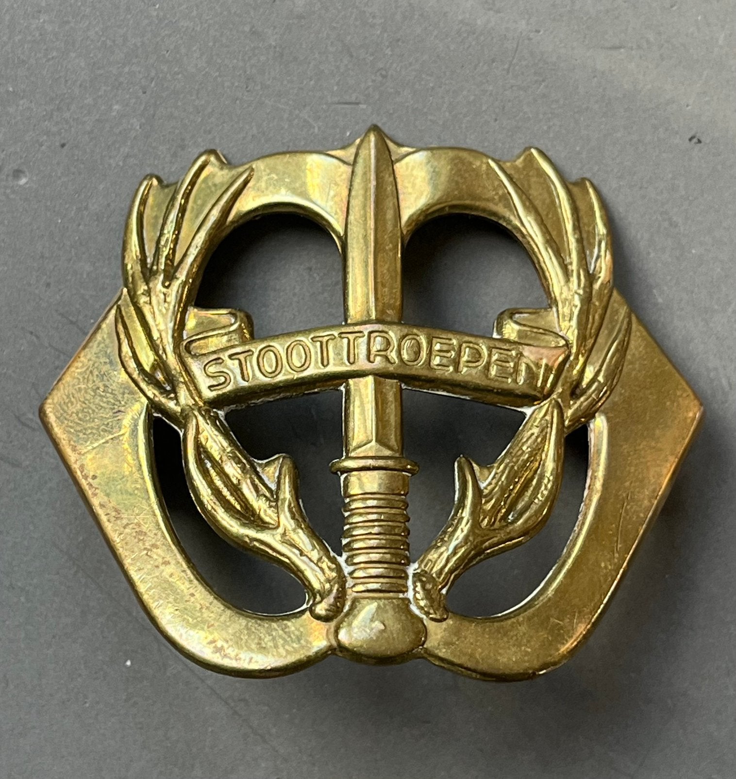 Baretembleem stoottroepen, Ophalen of Verzenden, Landmacht, Nederland, Embleem of Badge
