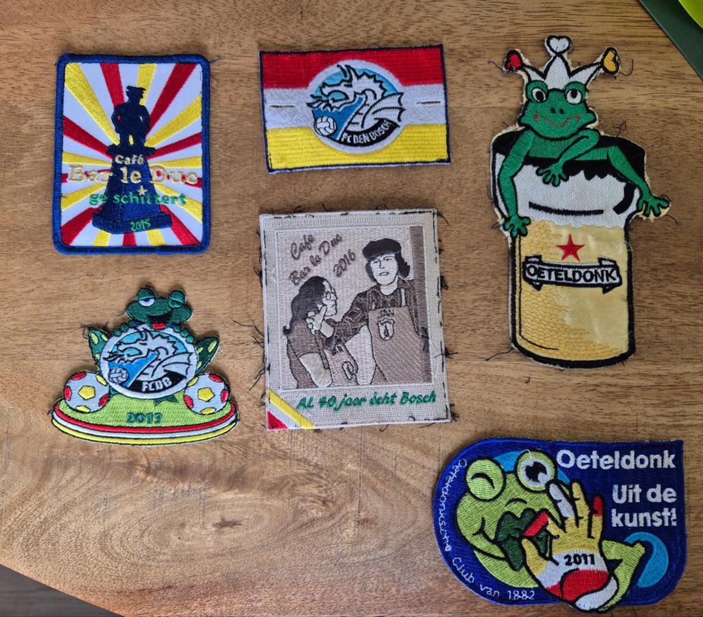 Carnavals emblemen Oeteldonk - Diverse jaren, Ophalen of Verzenden, Gebruikt, Meerdere stickers