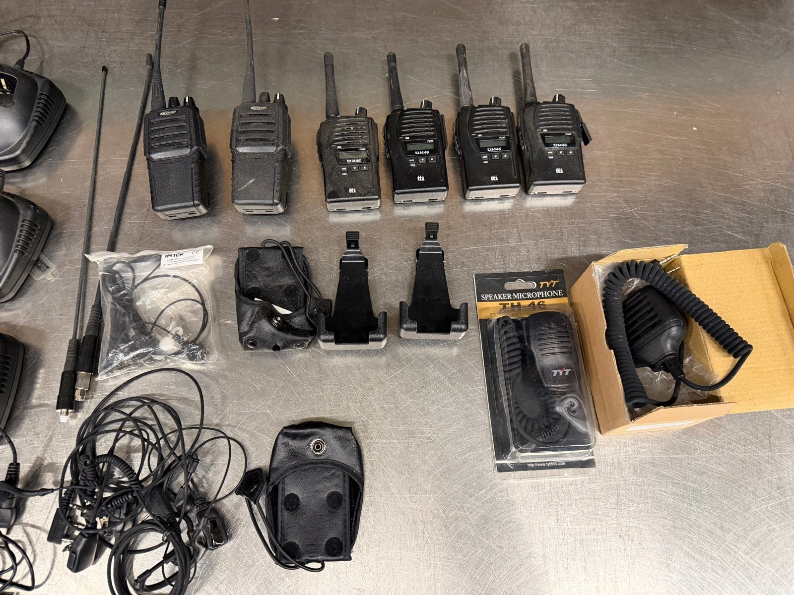 Partij portofoons met accessoires, Gebruikt, Ophalen of Verzenden, Portofoon of Walkie-talkie, Handsfree-functie