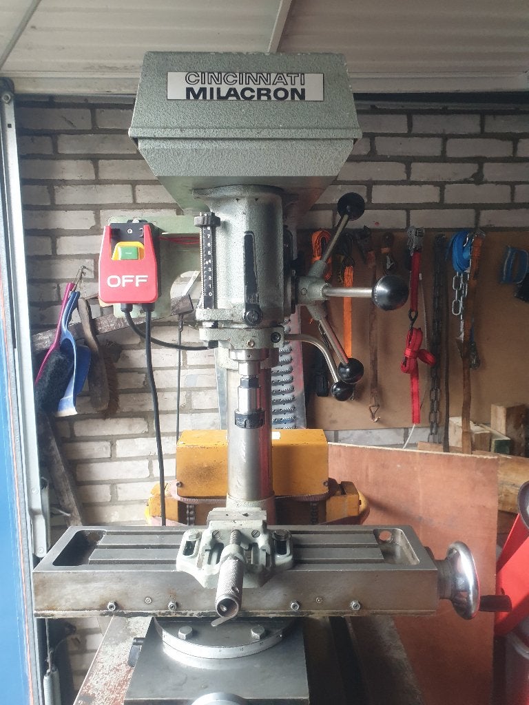 CINCINNATI MILACRON BOOR/FREESMACHINE, Doe-het-zelf en Verbouw, Ophalen, Zo goed als nieuw, Metaaldraaibank