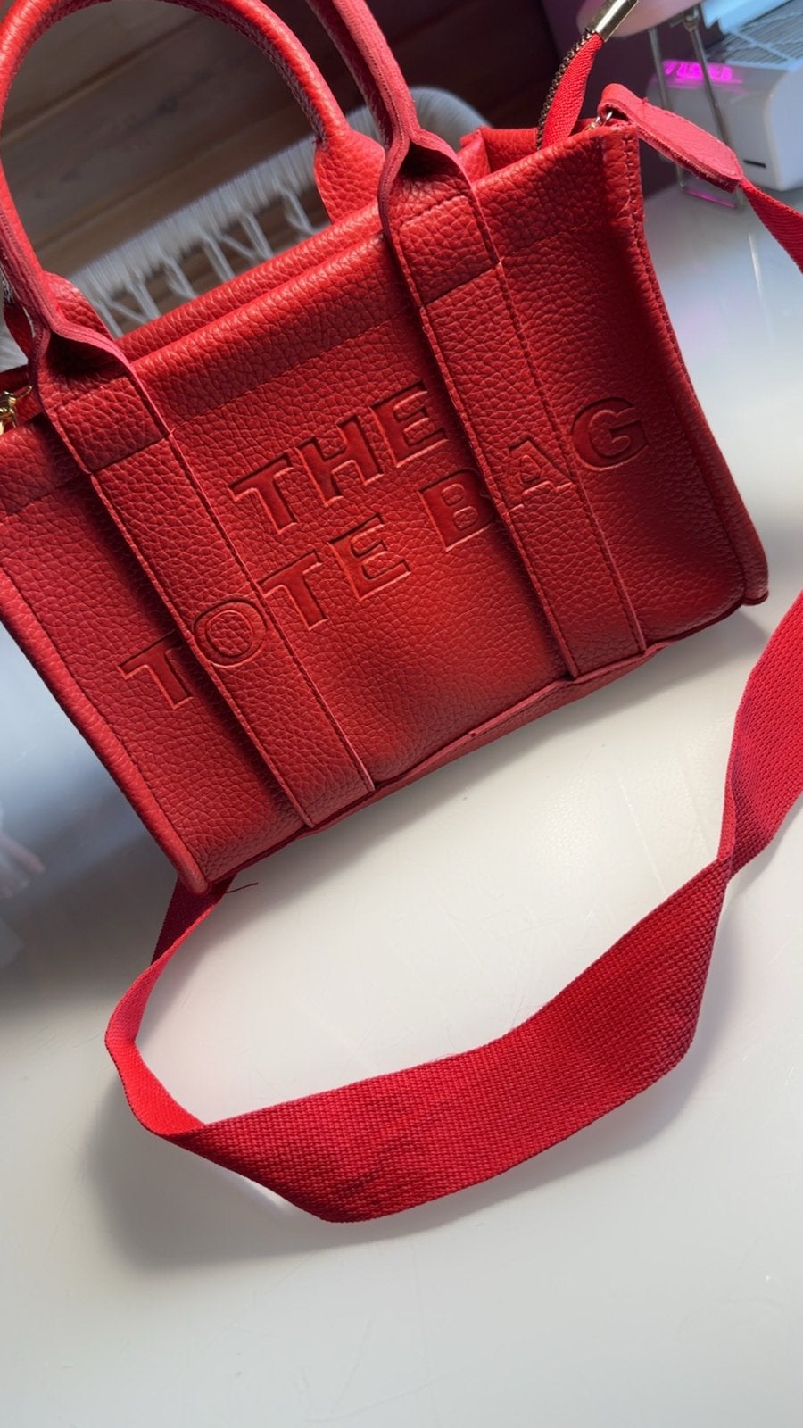 Rode Tote Bag - Zo goed als nieuw, Ruim en Veelzijdig, Sieraden, Tassen en Uiterlijk, Tassen | Damestassen, Ophalen of Verzenden