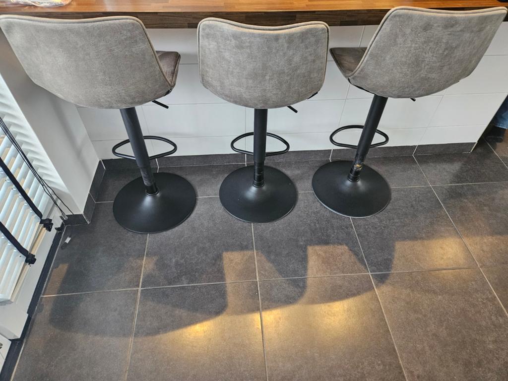 3 barkrukken van de Bommel meubelen, Huis en Inrichting, 2 krukken, Ophalen, Zo goed als nieuw, 60 tot 90 cm
