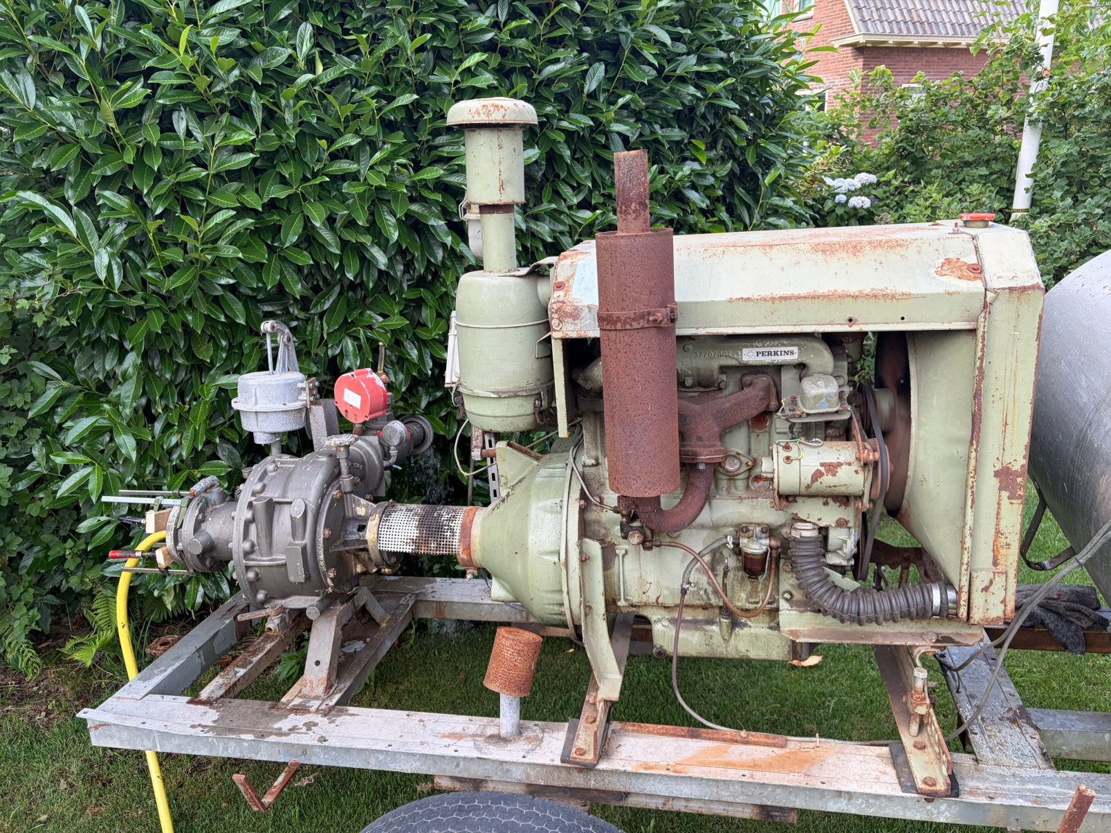 Beregeningspomp, pompset met perkins motor, Ophalen, Akkerbouw, Beregening en Drainage