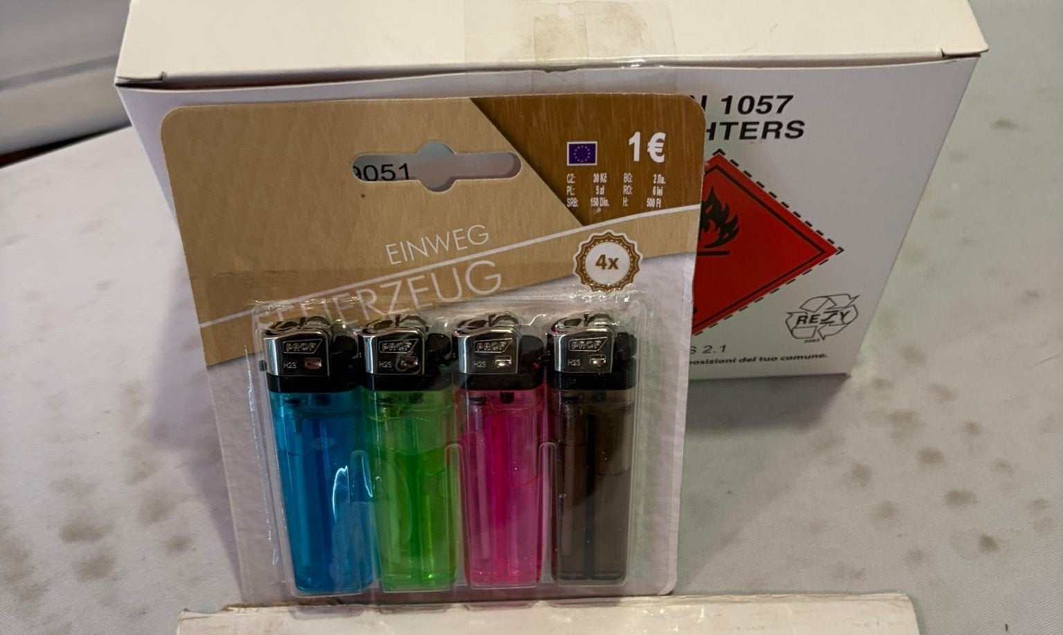 Partij aanstekers - 250 pakjes van 4 stuks (1000 aanstekers), Ophalen, ., ., .