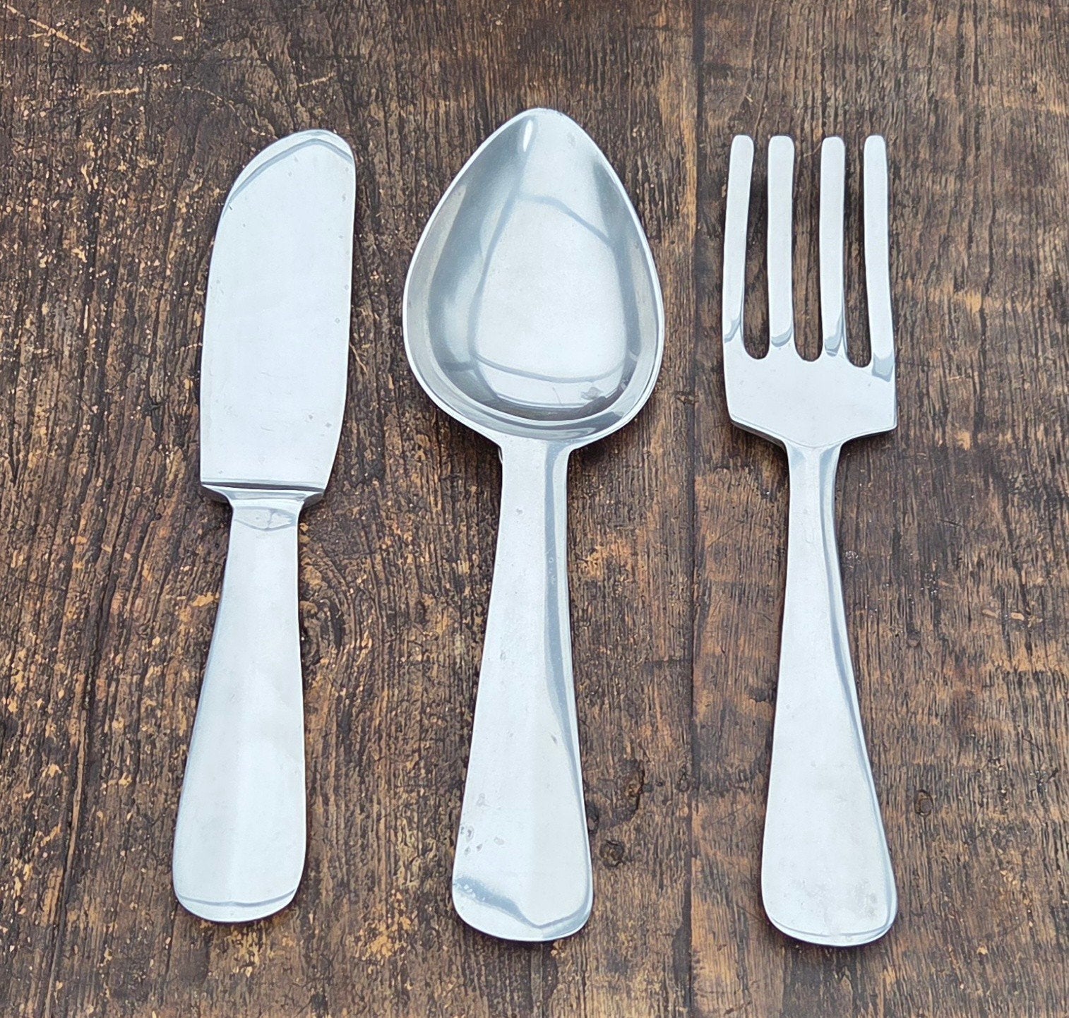 Mooie 3-delige aluminium bestekset wanddecoratie (ca. 42 cm), Huis en Inrichting, Ophalen of Verzenden, Zilver, Metaal, Decoratieobject