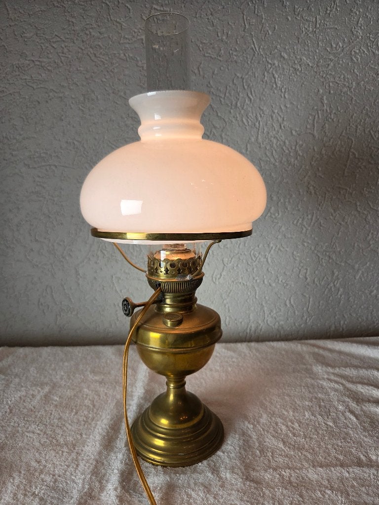 Staande olielamp met glazen kap / lamp, Ophalen of Verzenden
