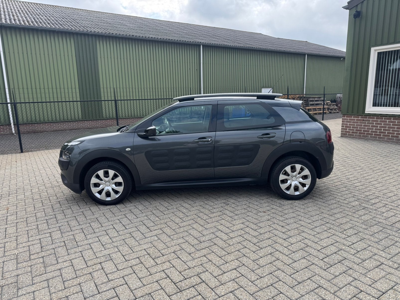 Citroën C4 Cactus 1.2 VTI 82 2016 Grijs in nieuwstaat, Auto's, Citroën, Voorwielaandrijving, Stof, 31 €/maand, 1199 cc