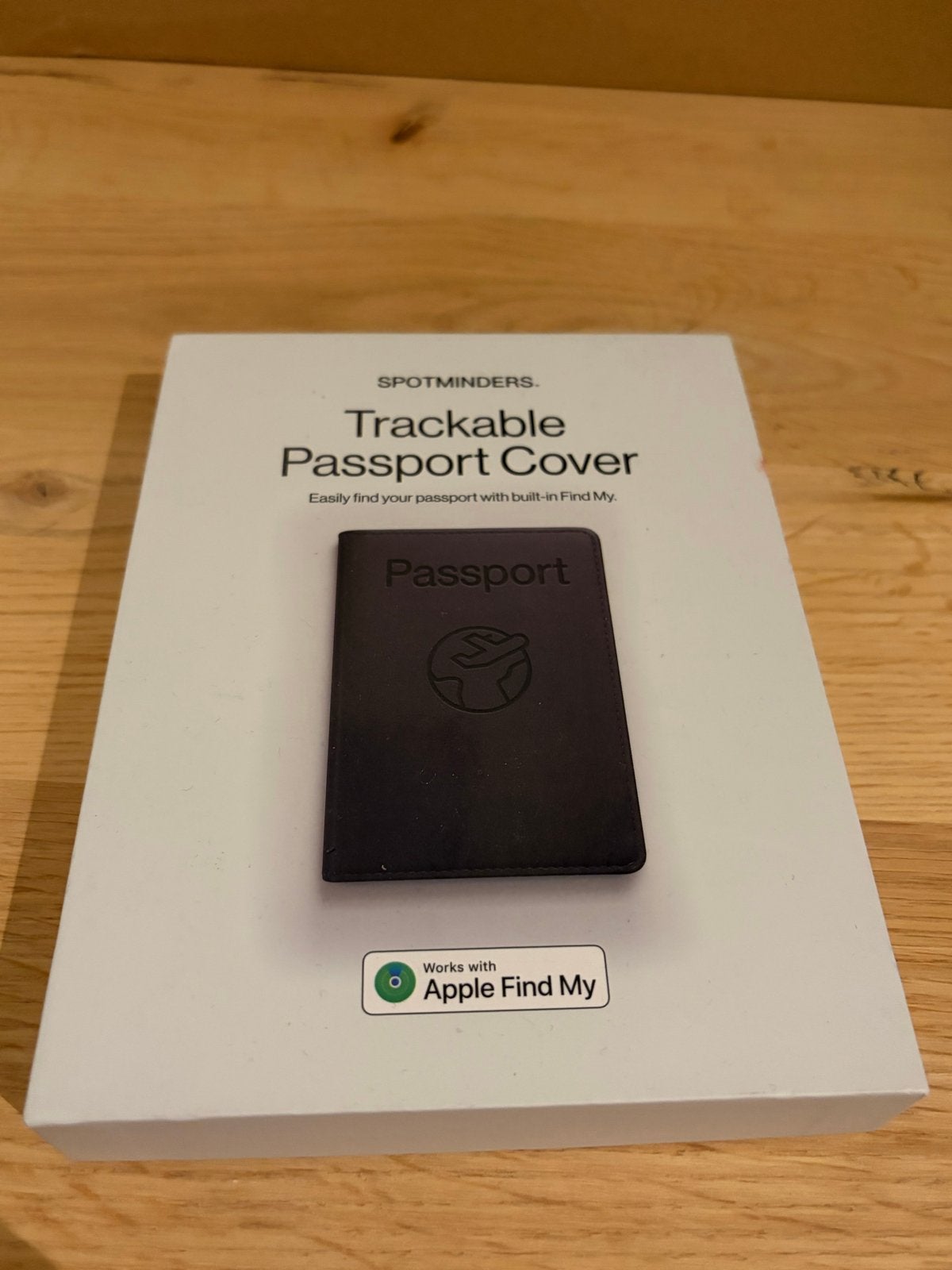 Spotminders Trackable Paspoorthoes - Nieuw, ongewenst cadeau, Ophalen, Nieuw, Zwart