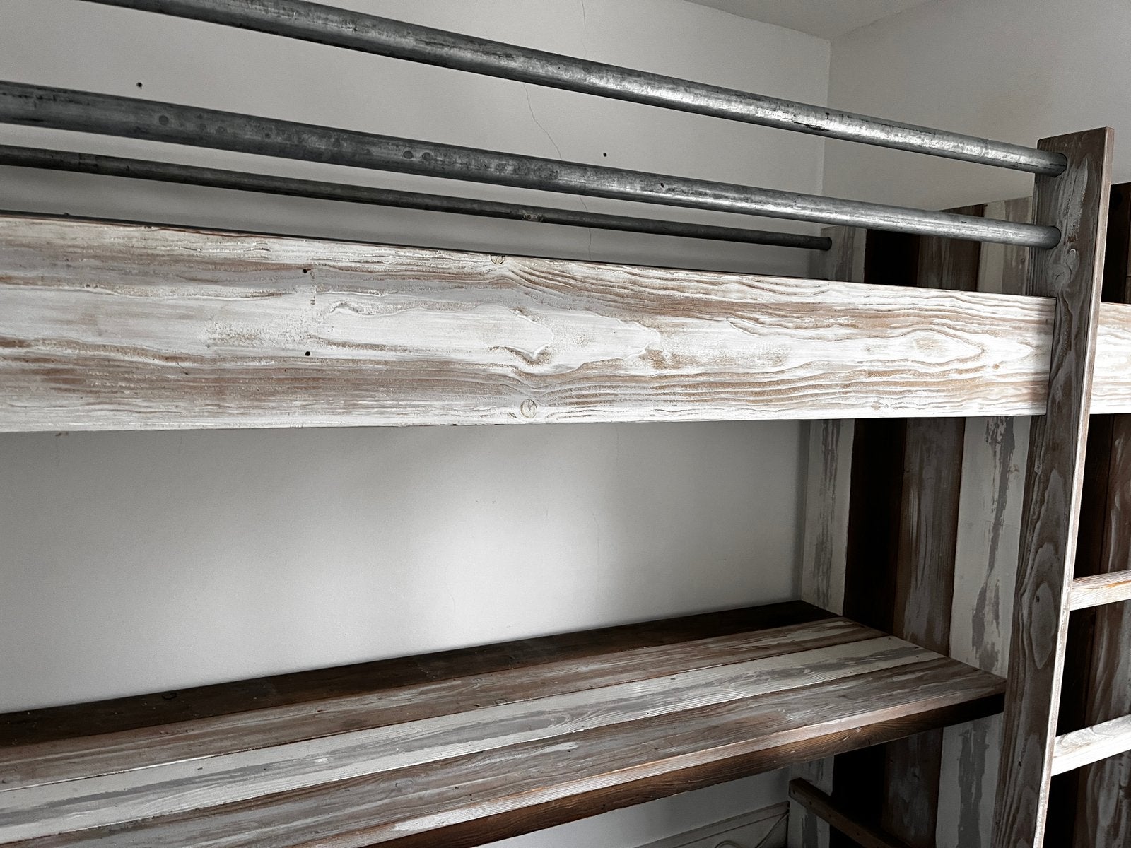 Moderne Hoogslaper met buro met industriële look!, Ophalen, 90 cm, Zo goed als nieuw, 200 cm
