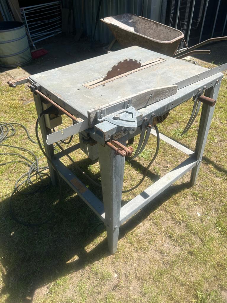 Tafelzaag werkend 240 Volt., Doe-het-zelf en Verbouw, Cirkelzaag, Ophalen of Verzenden, Zo goed als nieuw, 30 tot 70 mm