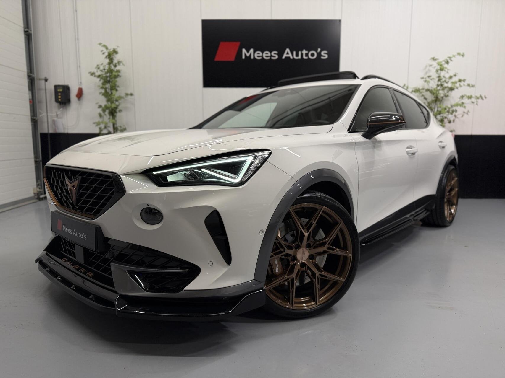 CUPRA Formentor VZ 2.0 TSI 4DRIVE 460PK|Pano|Leer|Custom|20", Auto's, Automaat, 4 cilinders, Wit, Leder