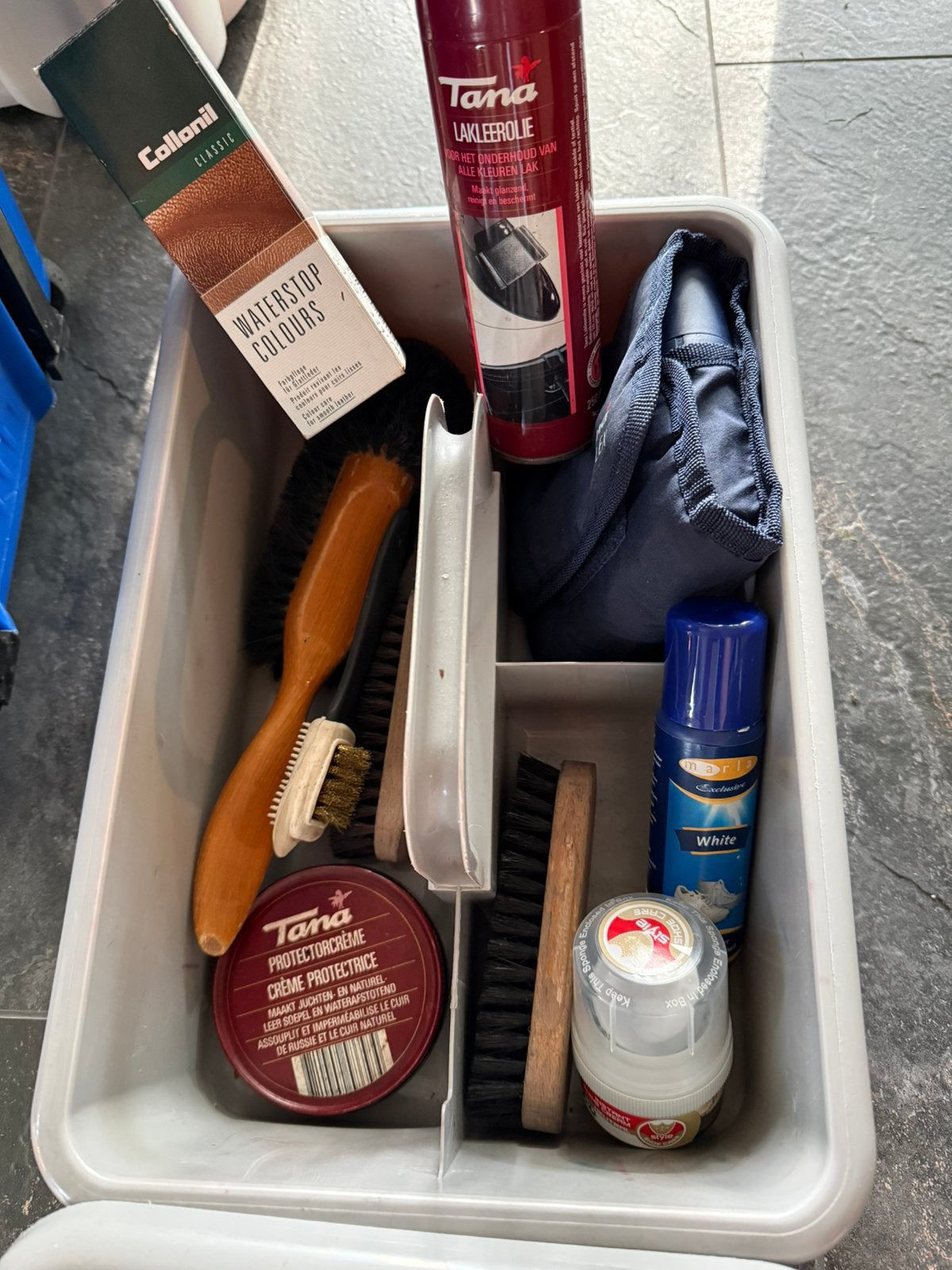 Doos met schoenpoets-spullen, Huis en Inrichting, Ophalen, Overige typen