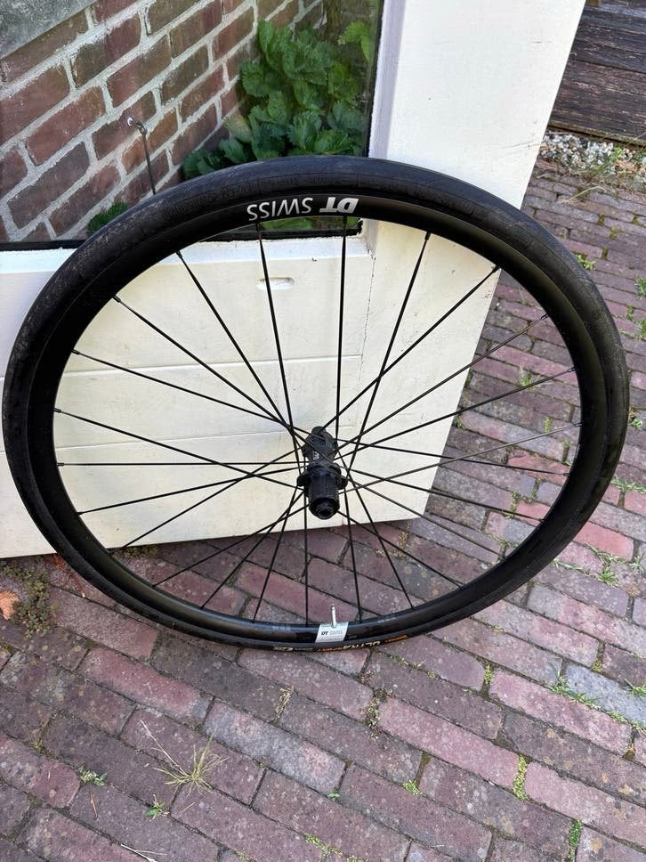 DT Swiss P1800 Spline achterwiel evt met Continental banden, Zo goed als nieuw, Aluminium, Racefiets, Ophalen