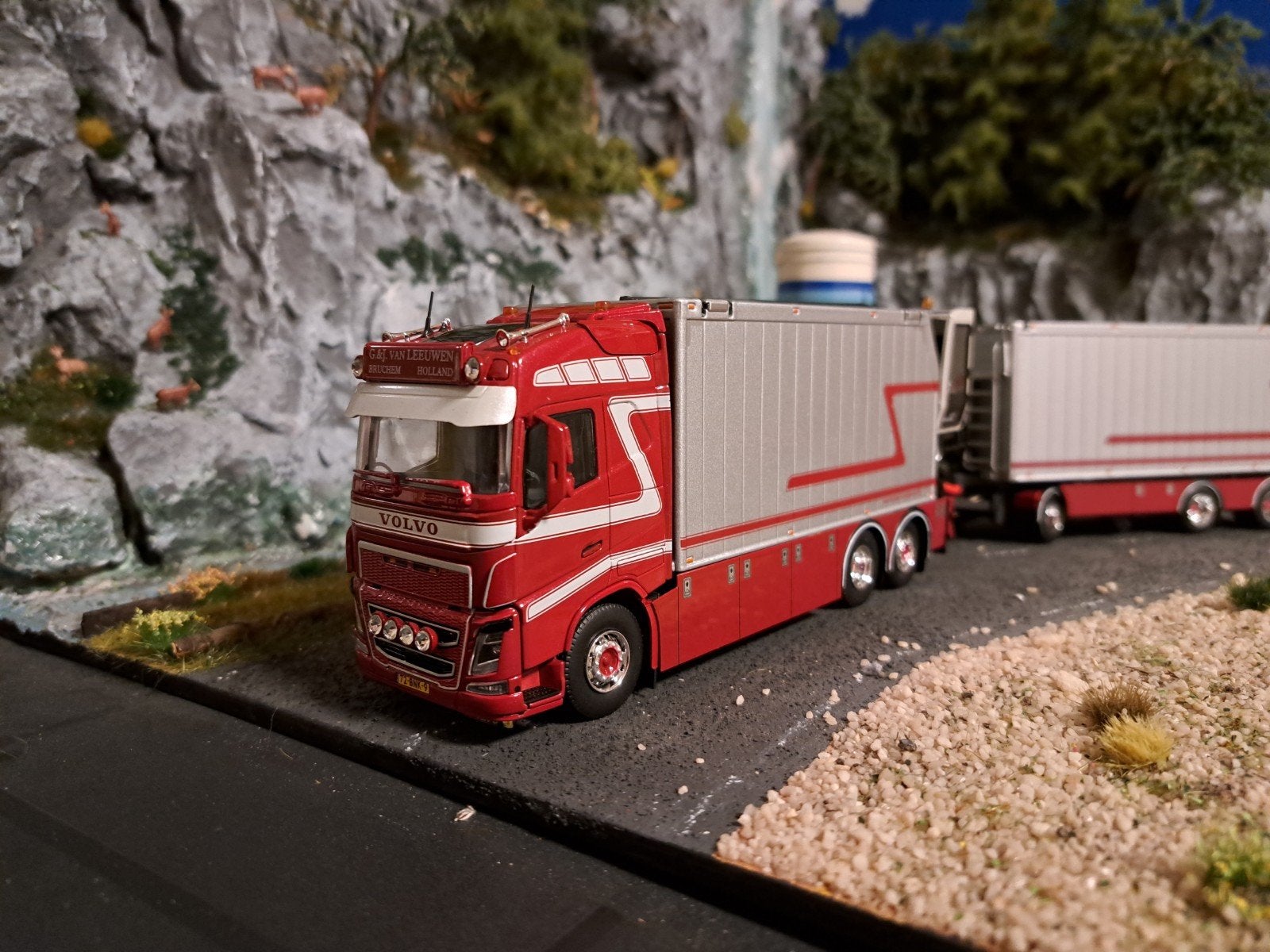Tekno Volvo Van Leeuwen, Hobby en Vrije tijd, Modelauto's | 1:50, Ophalen of Verzenden, Nieuw, Bus of Vrachtwagen, Tekno
