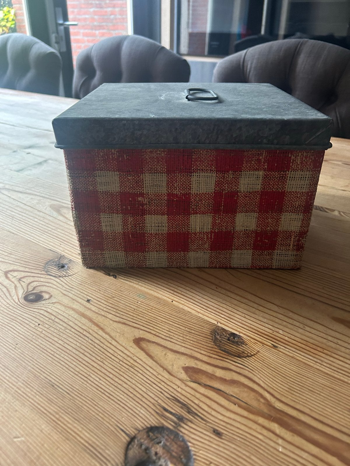 Vintage metalen opbergdoos met rood-wit ruitpatroon, Ophalen of Verzenden