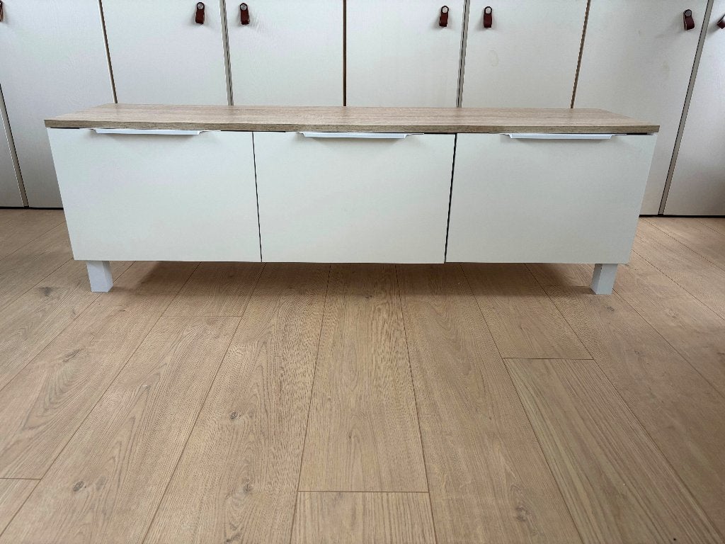 Wit TV meubel met deurtjes (nette staat), Huis en Inrichting, Ophalen, Gebruikt, 100 tot 150 cm, Minder dan 100 cm