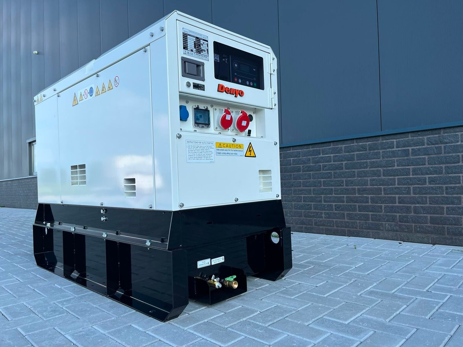 Denyo DCA-19ESEY5 diesel generator
