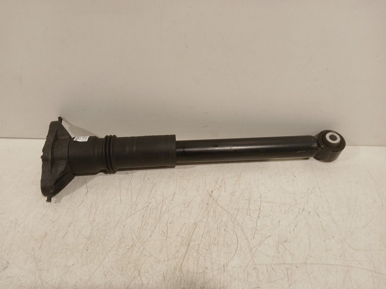 Schokbreker links achter Peugeot 2008, Onderdelen@venauto.nl, Van der Ven Autorecycling B.V., Gebruikt, Ettenseweg 76, 4706 PB Roosendaal, The Netherlands