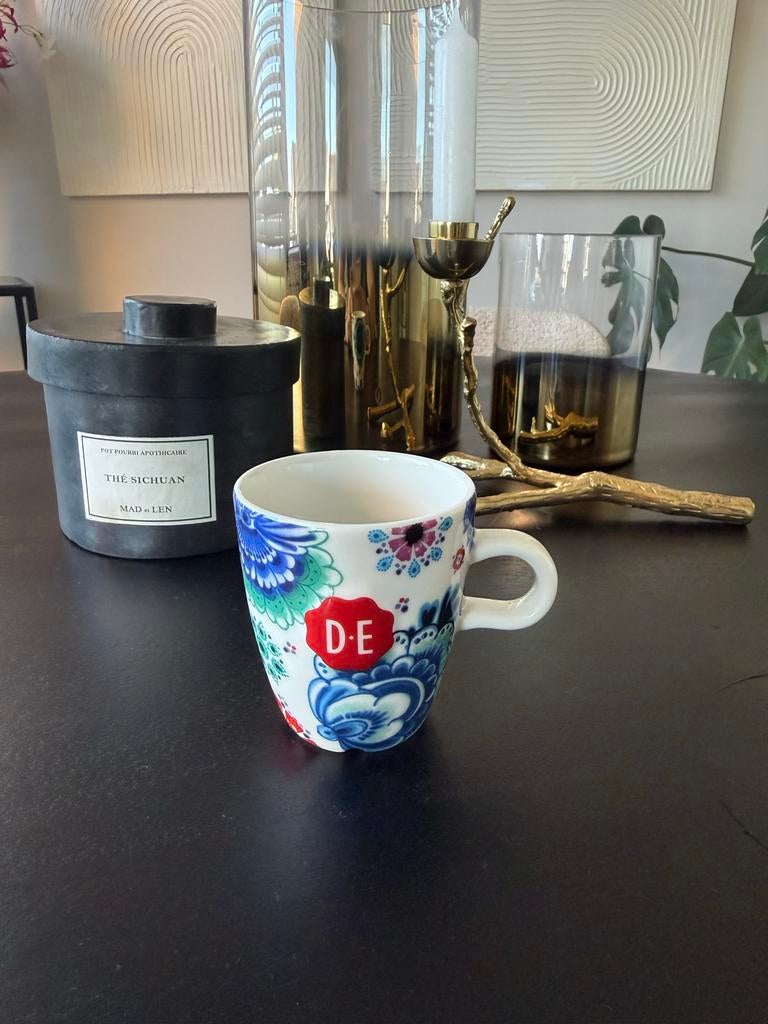 Douwe Egberts DE kopje by Nikolai Carels -, Keramiek, Ophalen of Verzenden, Zo goed als nieuw, Overige stijlen