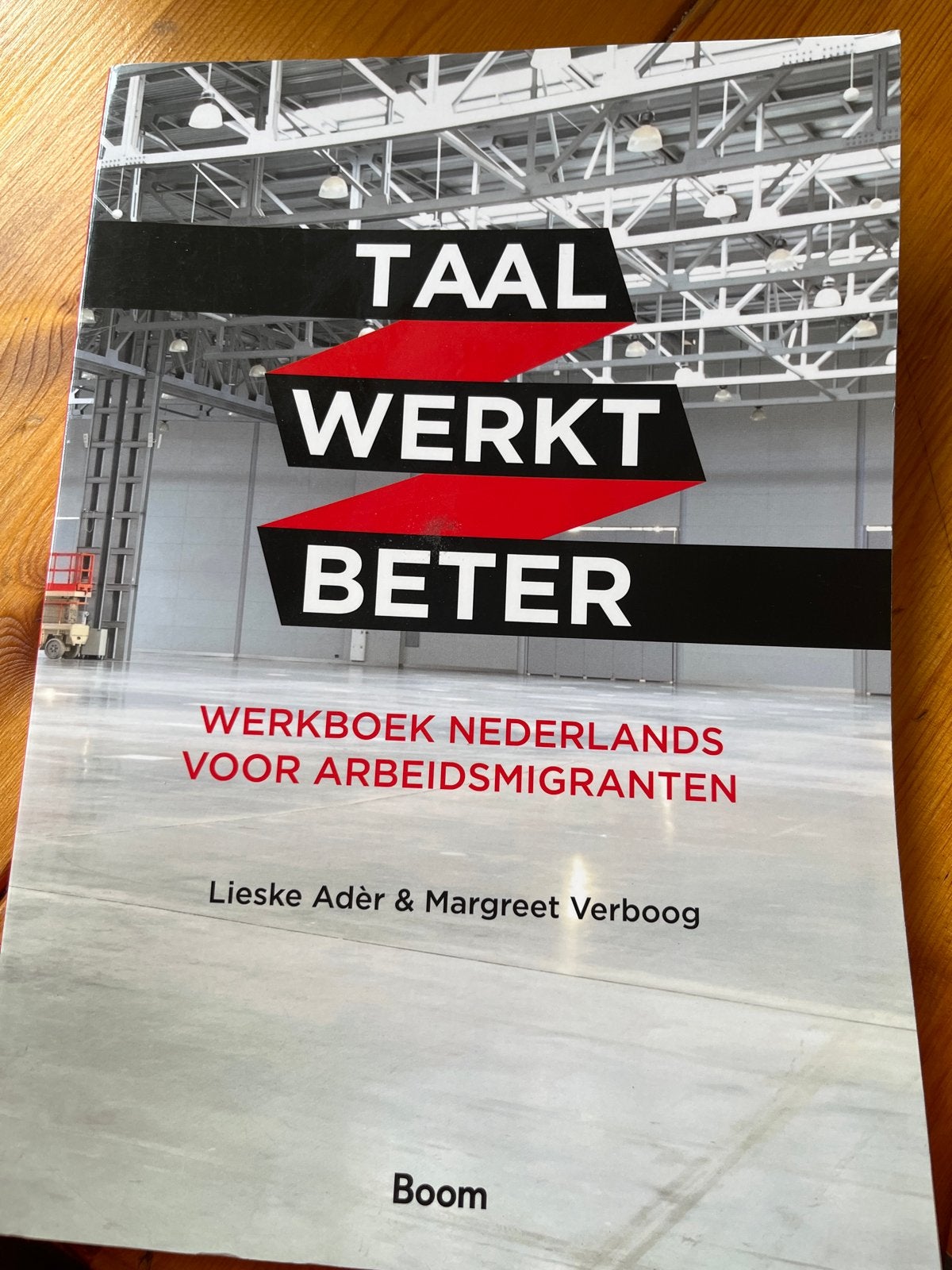 Ongebruikt NT2 boek: Taal werkt beter - Werkboek Nederlands, Boeken, Studieboeken en Cursussen, Ophalen of Verzenden, Alpha, Zo goed als nieuw