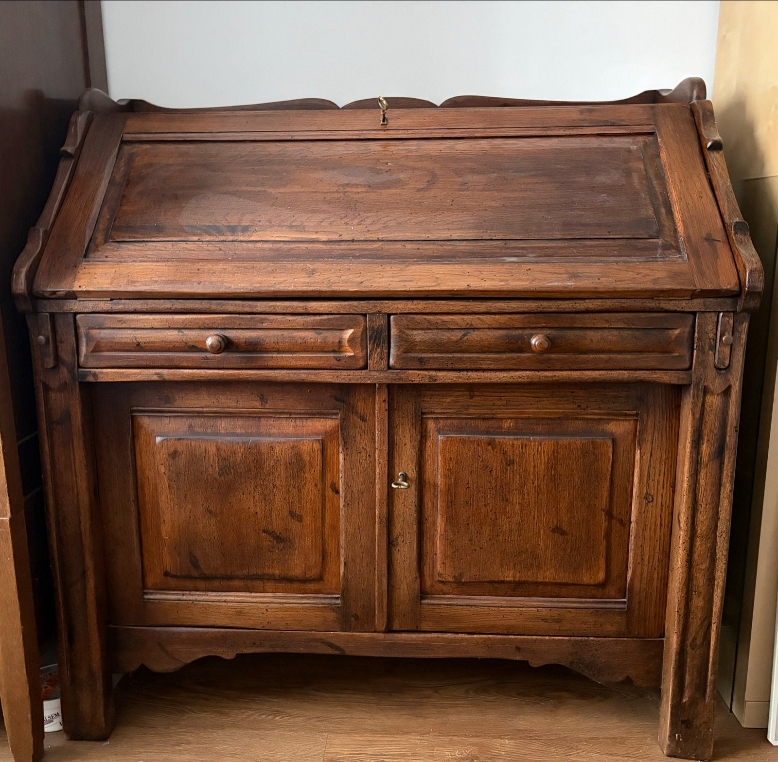 Antiek houten secretaire / bureau met opbergruimte, Ophalen
