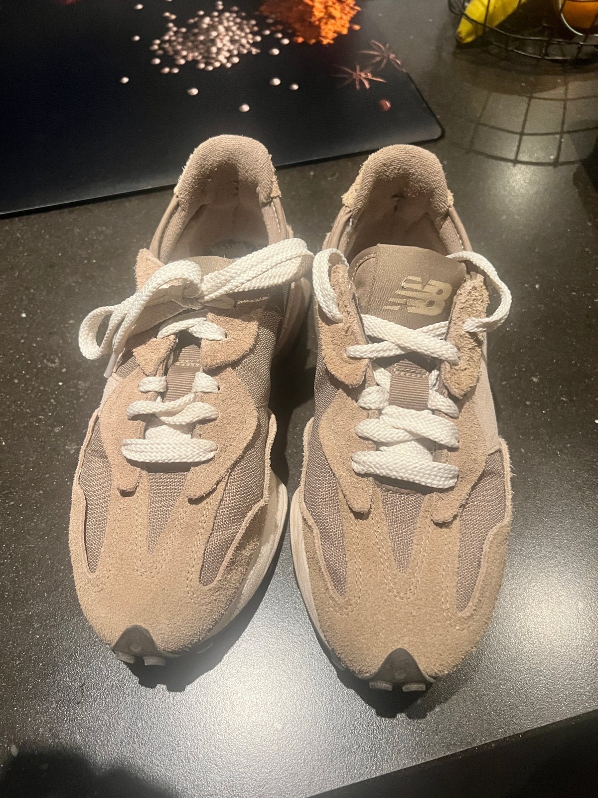New Balance 327 sneakers - maat 39,5, Ophalen of Verzenden, Gedragen, Beige, Sneakers of Gympen