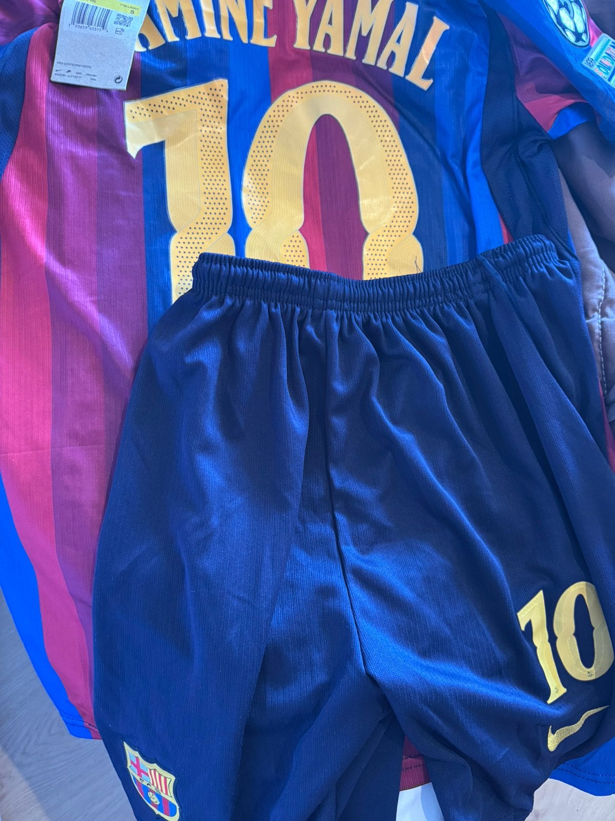 Lamine yamal voetbal tenue 26/27, Maat S, Ophalen of Verzenden, Zo goed als nieuw, Shirt