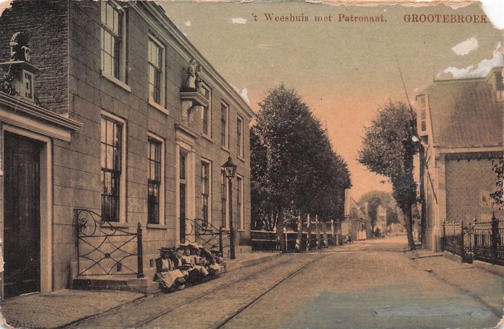703-329-001 Weeshuis met Patronaat Grootebroek, Verzenden, Voor 1920, Noord-Holland